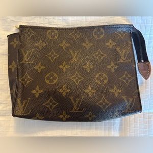 Louis Vuitton Vintage Monogram cosmetic bag